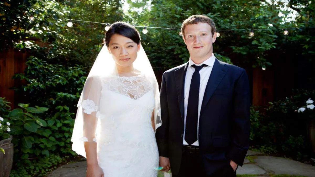 Mark Zuckerberg dons tie for surprise wedding