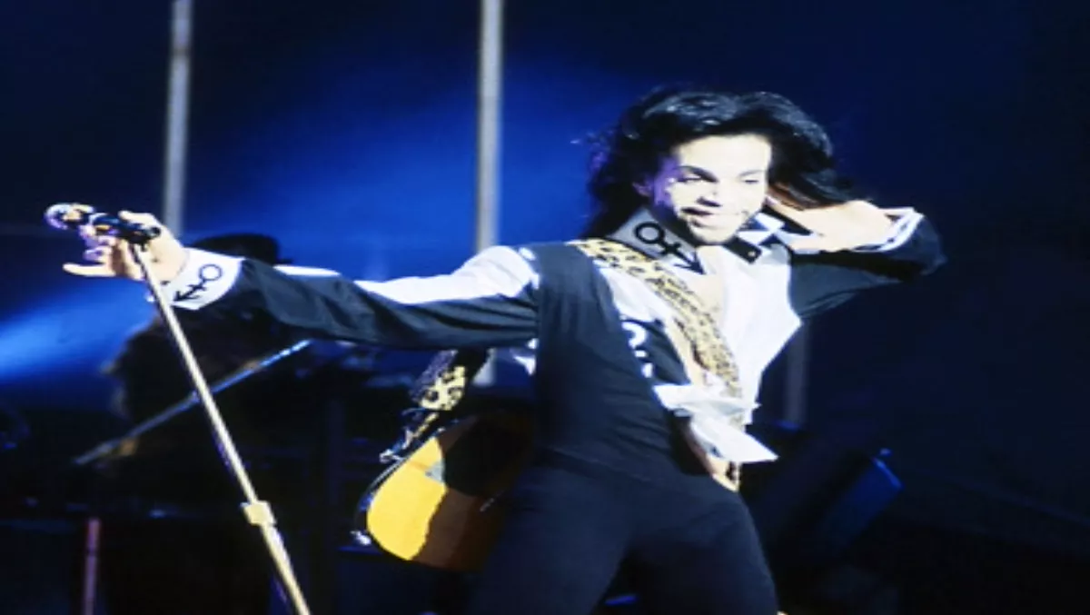 Popstar Prince rejects the internet (like it's 1999)