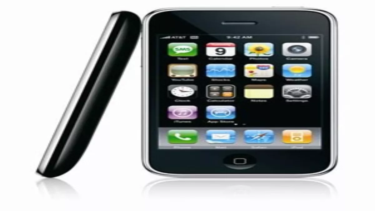 iPhone jumps in smartphone market