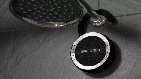 Mira shower blacktile crop