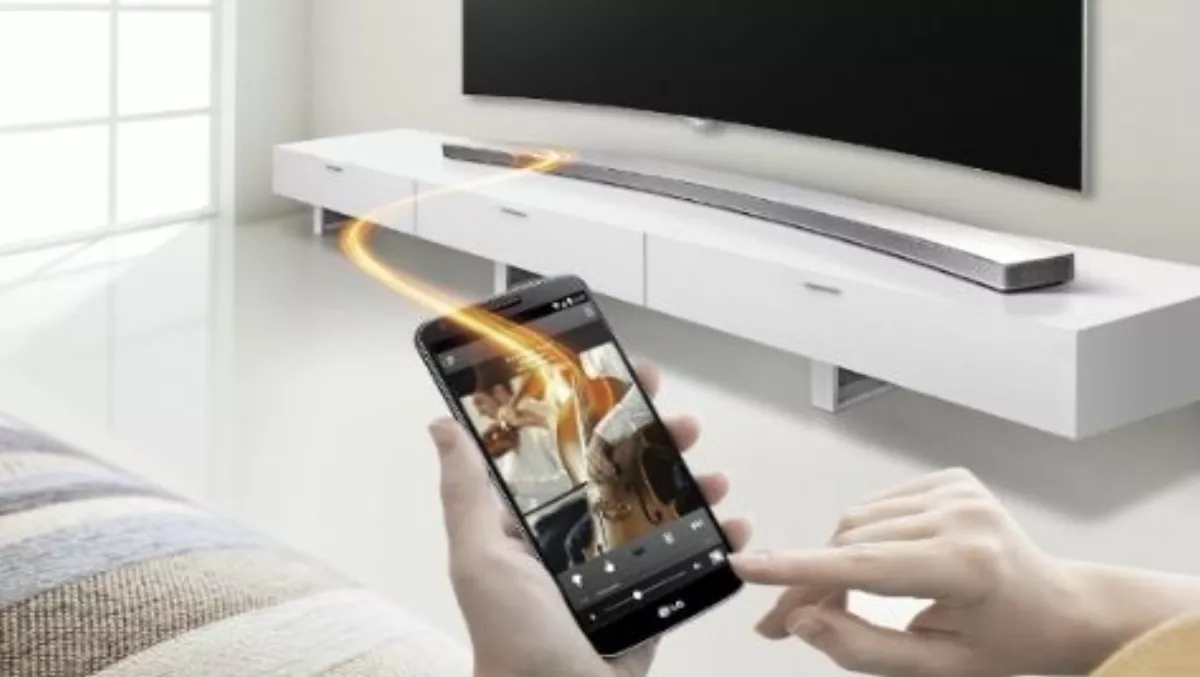 LG adds wireless curved sound bar to Music Flow family
