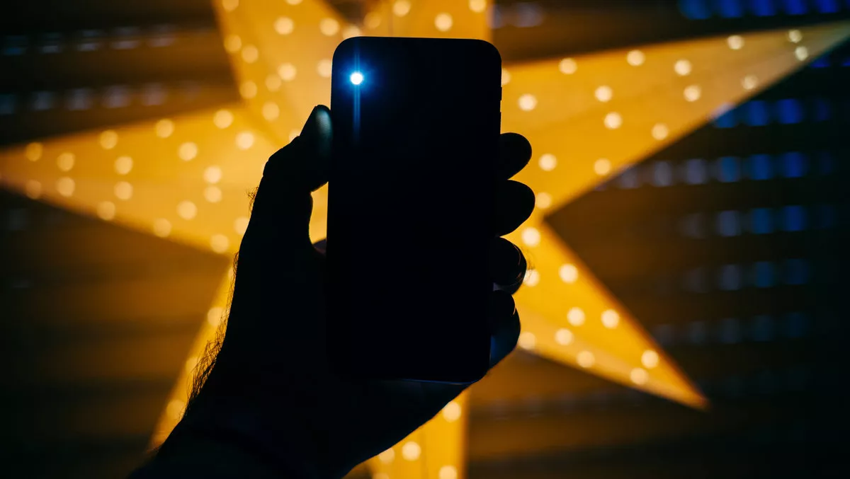 Nosy flashlight apps want more permissions than they need