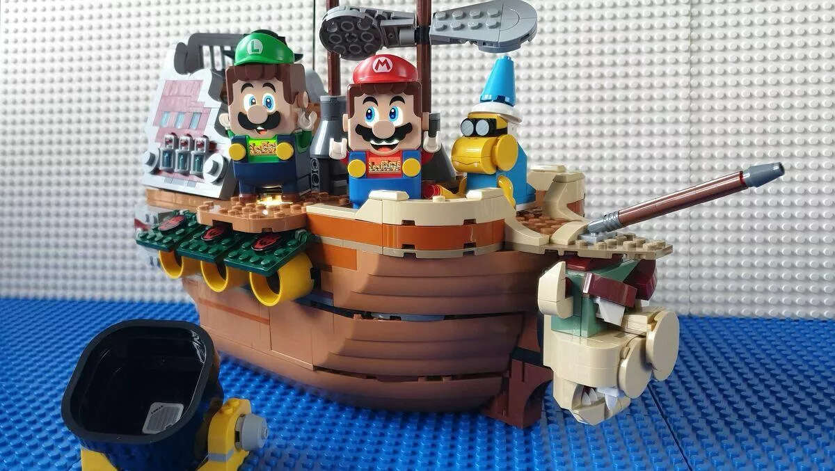 Twice the awesomeness: LEGO Super Mario and Luigi make 2-player mode a reality