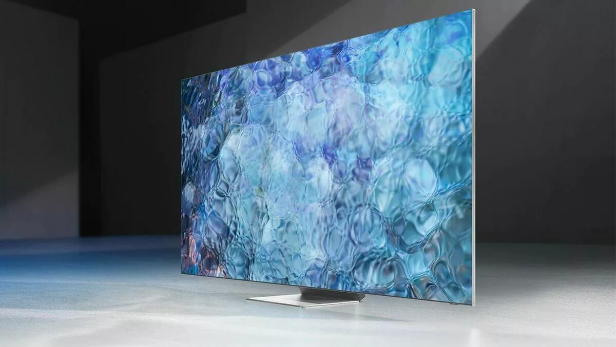 Hands-on Review: Samsung QN900A TV and Soundbar