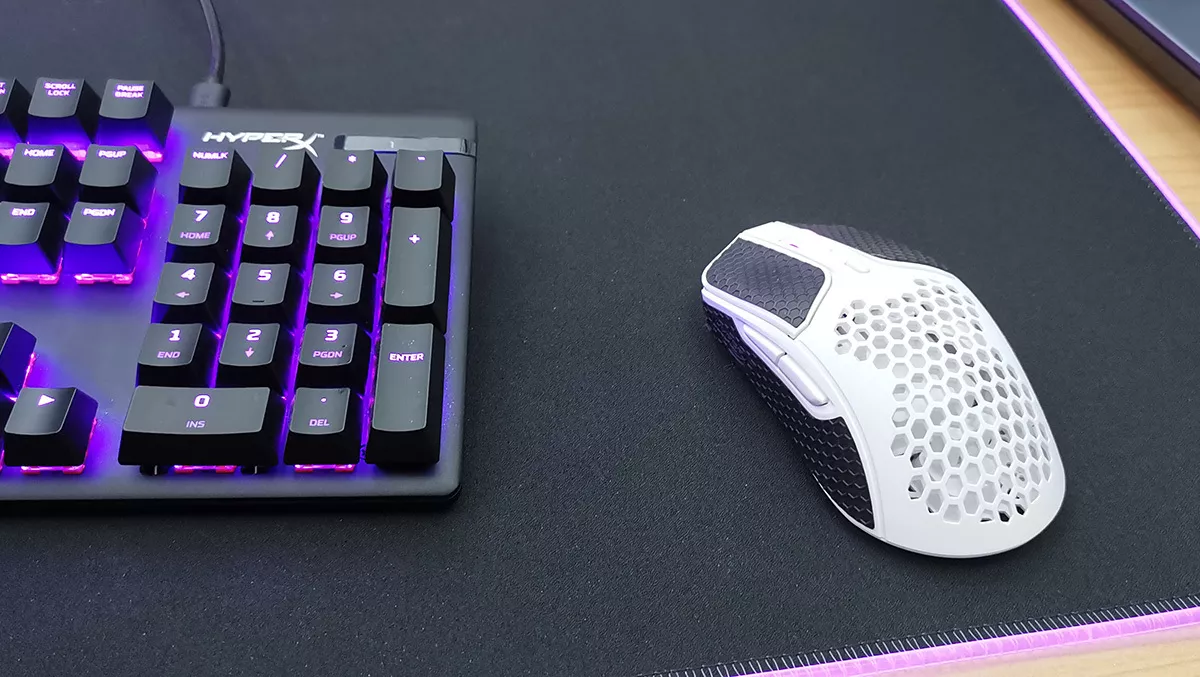 Hands-on Review: HyperX Pulsefire Haste wireless mouse and HyperX Pulsefire XL Mat