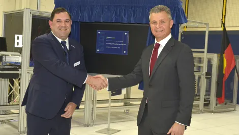 L r softiron coo jason van der schyff and the hon matt thistlethwaite mp