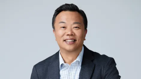 Henry huang headshot